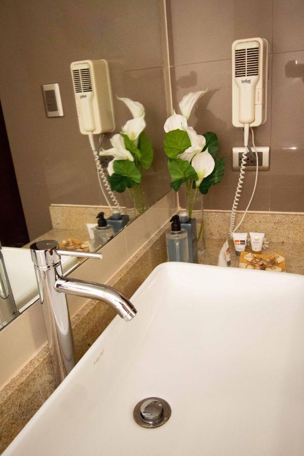 Sm Hotel Лима Екстериор снимка