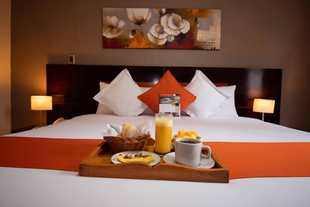 Sm Hotel Лима Екстериор снимка