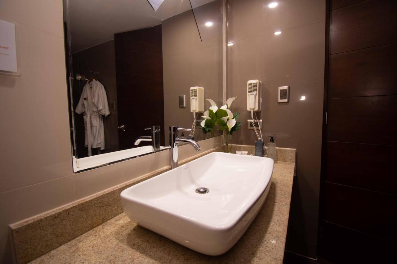 Sm Hotel Лима Екстериор снимка
