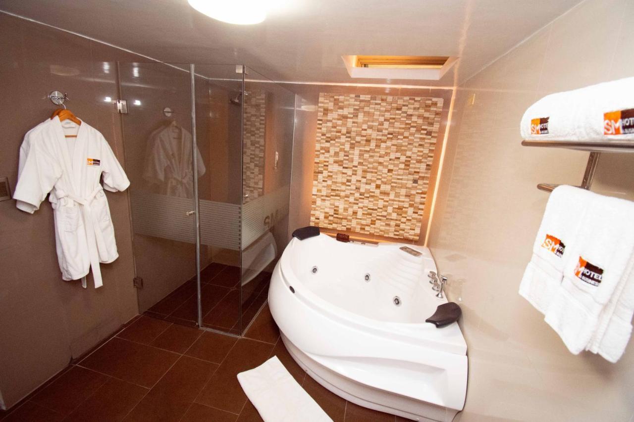 Sm Hotel Лима Екстериор снимка