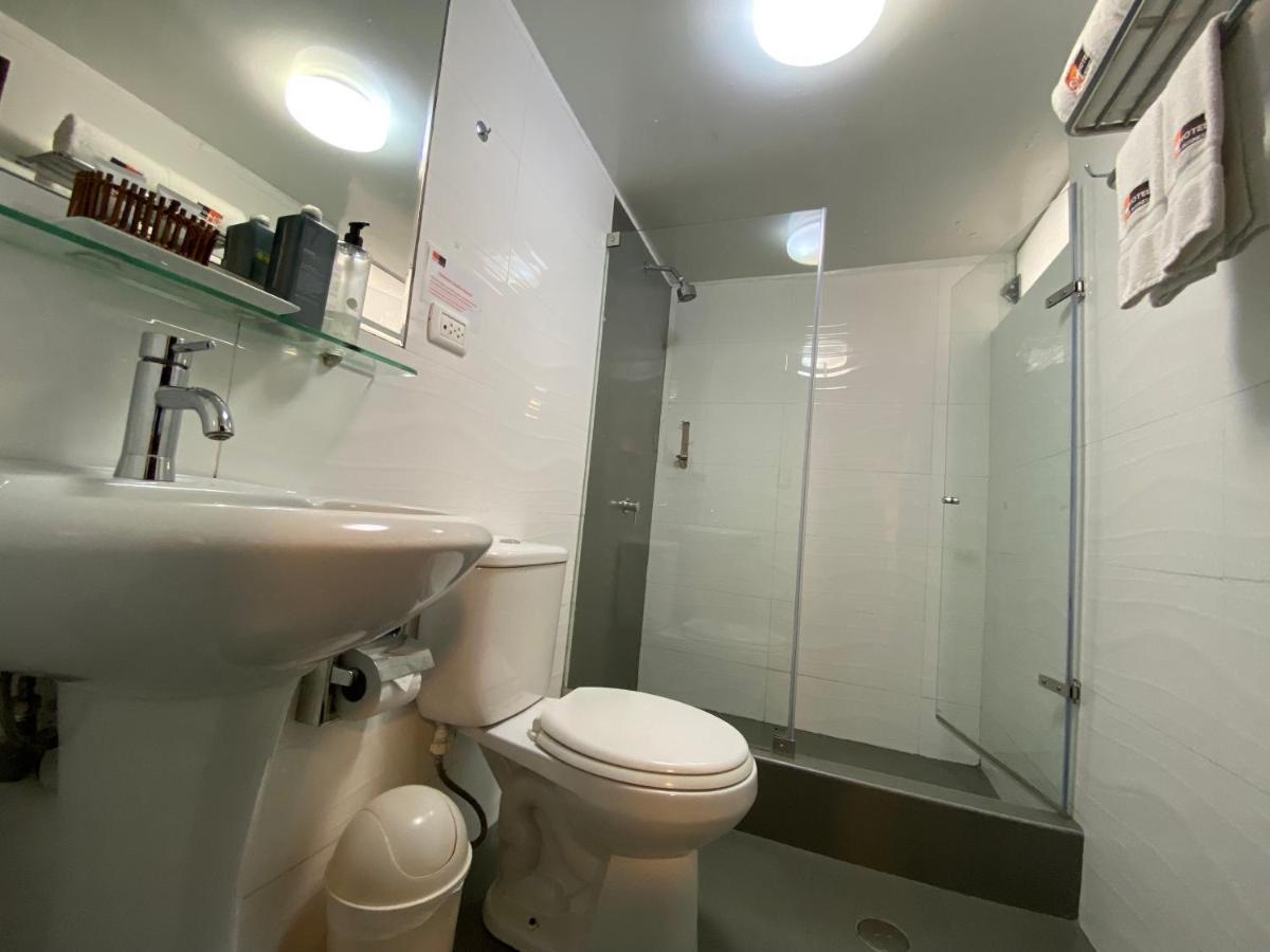Sm Hotel Лима Екстериор снимка