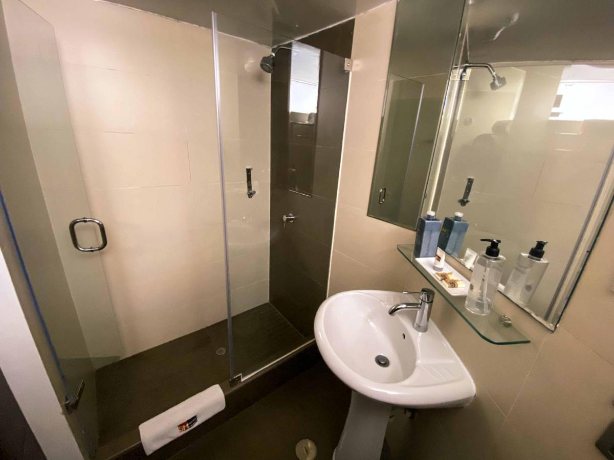 Sm Hotel Лима Екстериор снимка