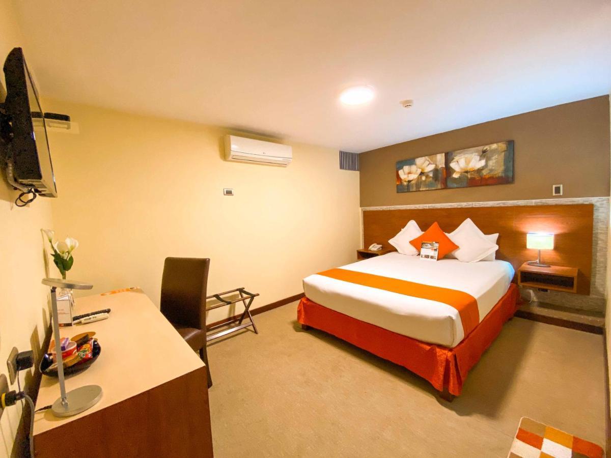 Sm Hotel Лима Екстериор снимка