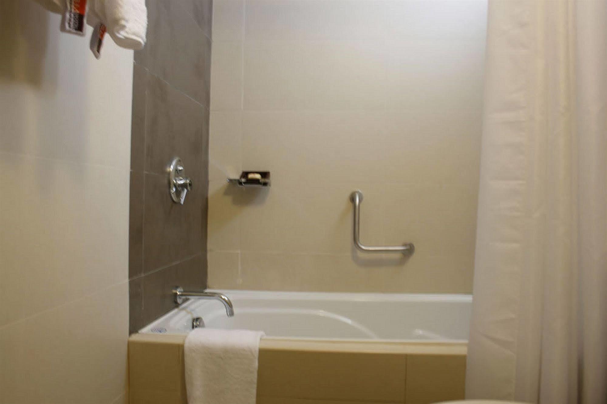 Sm Hotel Лима Екстериор снимка