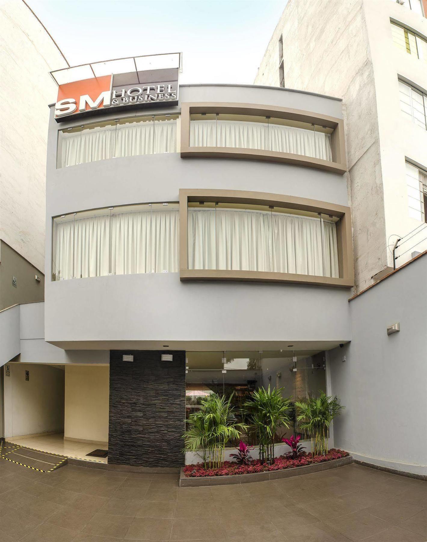 Sm Hotel Лима Екстериор снимка