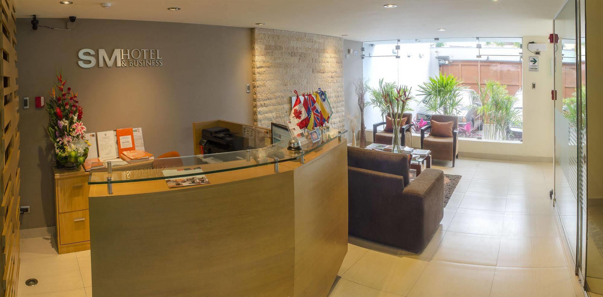 Sm Hotel Лима Екстериор снимка