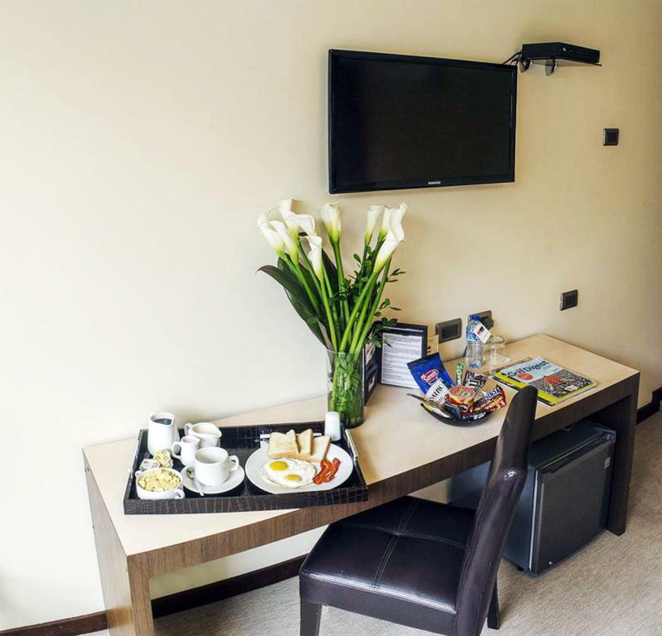 Sm Hotel Лима Екстериор снимка